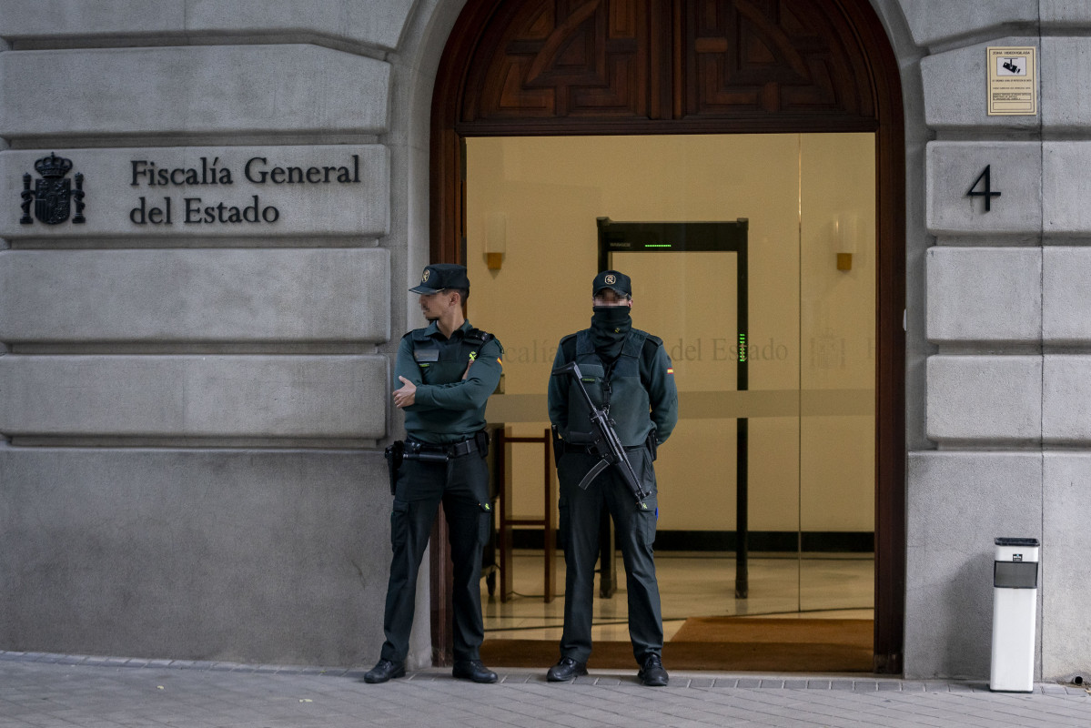 EuropaPress 6312805 dos agentes guardia civil fiscalia general estado 30 octubre 2024 madrid