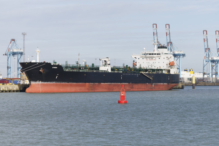 EE. UU. autoriza la compra de petróleo ruso ya cargado en buques ante la subida del precio del crudo