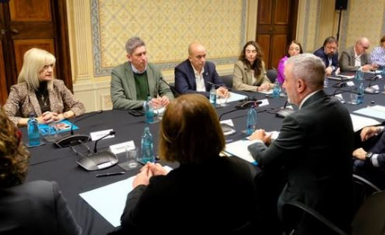 Barcelona y L’Hospitalet crean una comisión histórica para coordinar sus políticas públicas