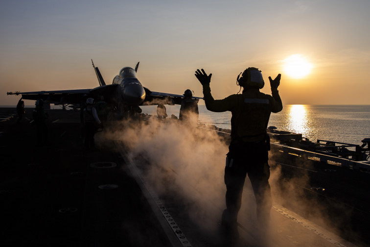 Tensión en el Golfo: Irán asegura haber dejado fuera de combate al portaaviones Abraham Lincoln