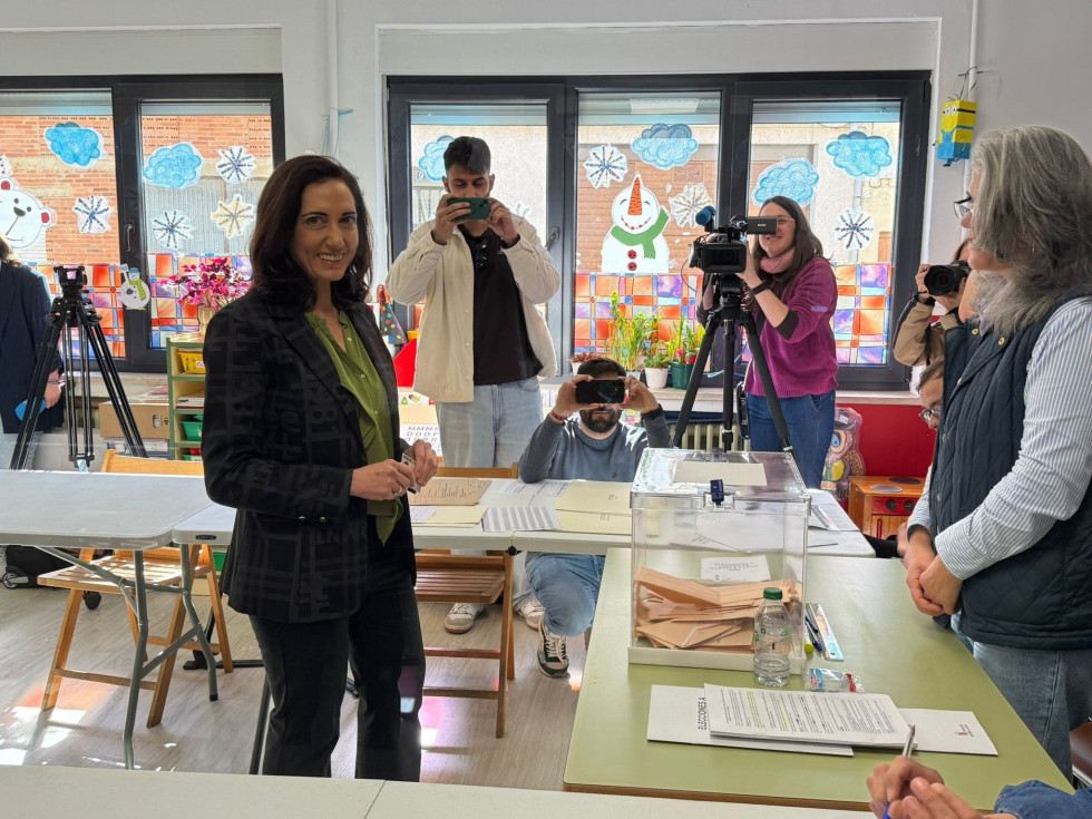 EuropaPress 7367774 candidata upl presidencia junta castilla leon alicia gallego ejerce derecho