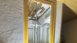 Desalojadas cinco viviendas en Castelldefels por riesgo de derrumbe