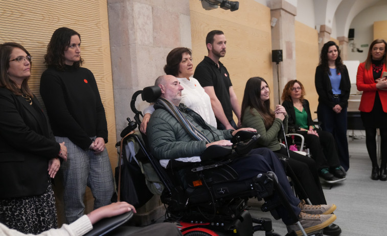 Catalunya activa la Ley ELA: un 25% de los afectados tendrán ayudas económicas para su cuidado