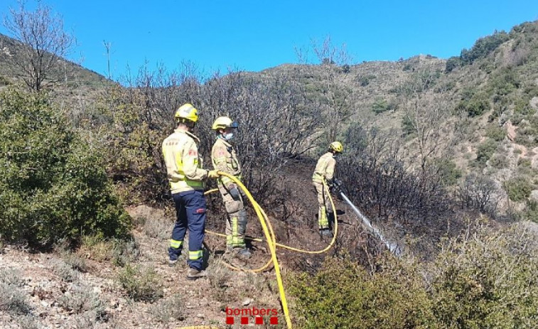 Estabilizado un incendio de matorral en Berga tras afectar 1.200 m²