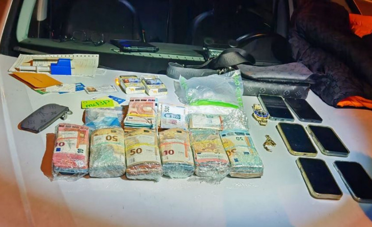 Detenido en la AP-7 tras adelantar a gran velocidad con droga y 59.000 euros en el vehículo