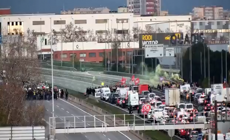 Cortada la AP-7 en Vilablareix y Sant Julià de Ramis en la cuarta jornada de protestas en Catalunya
