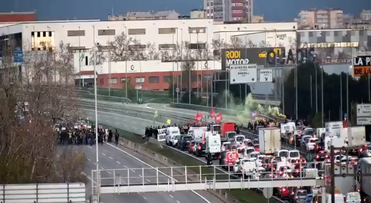 Cortada la AP-7 en Vilablareix y Sant Julià de Ramis en la cuarta jornada de protestas en Catalunya