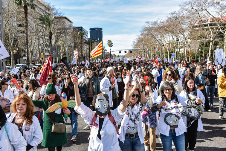Nueva jornada de huelga de médicos en Catalunya: protestas por la falta de avances y presión sobre el Govern