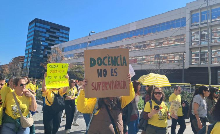 Caos circulatorio en Catalunya por la huelga educativa: cortes en varios puntos centrales de Barcelona