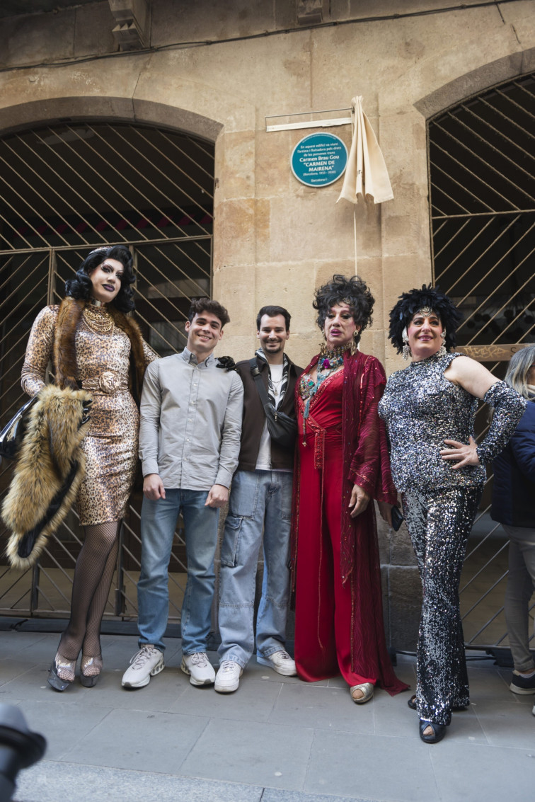 Barcelona honra la memoria de Carmen de Mairena con una placa conmemorativa en el Raval