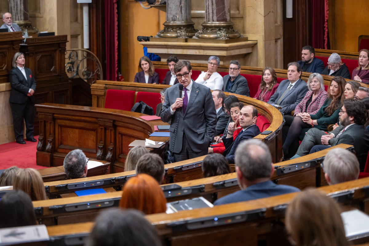EuropaPress 7376668 presidente generalitat catalunya salvador illa pleno parlament catalunya 18