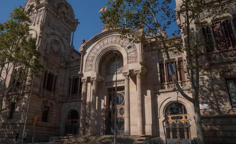 Prisión sin fianza para una pareja acusada de maltratar gravemente a su bebé en Barcelona