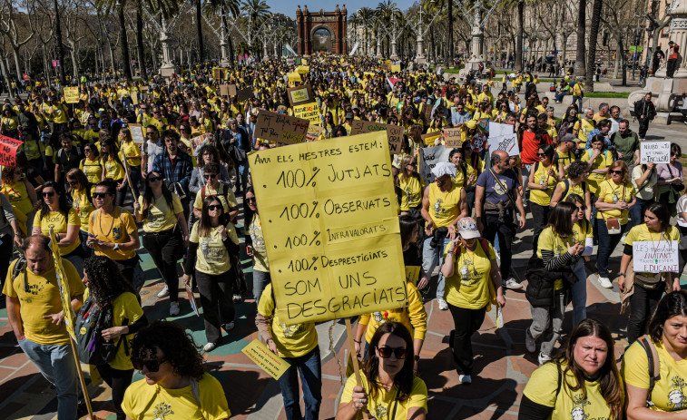 El Govern reactivará el diálogo con los sindicatos educativos después del plantón de este martes