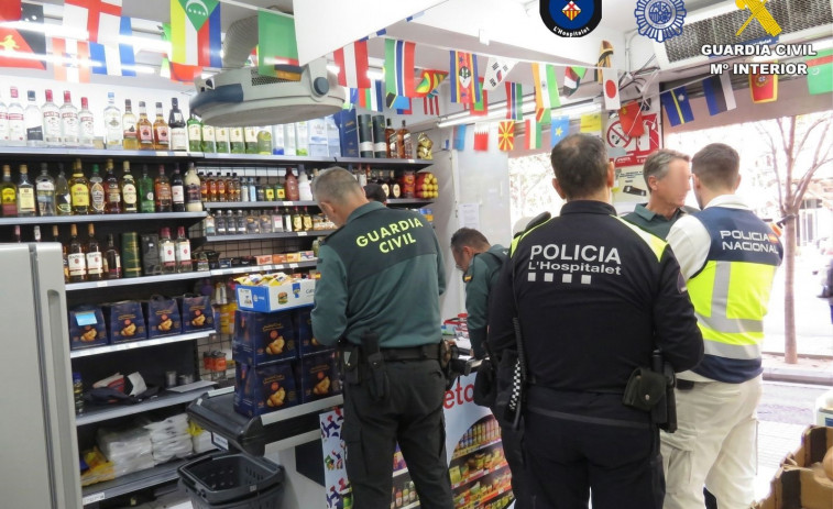 La Guardia Civil detecta 126 infracciones en 24 supermercados de L'Hospitalet