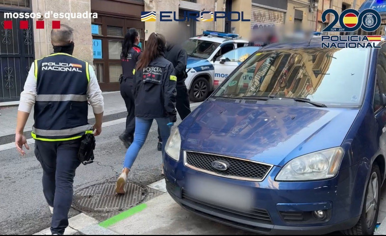 Desarticulada una red internacional de tráfico de armas y drogas con 21 detenidos