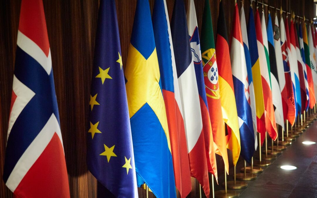 EuropaPress 5596390 bandera union europea junto varias banderas paises pertenecientes reunion 1080x675