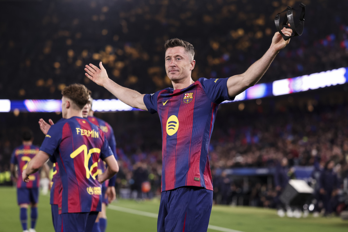 EuropaPress 7378281 robert lewandowski of fc barcelona celebrates goal during the uefa