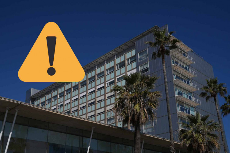 Un anciano de 80 años lleva más de seis días atrapado en una camilla de urgencias del Hospital del Mar