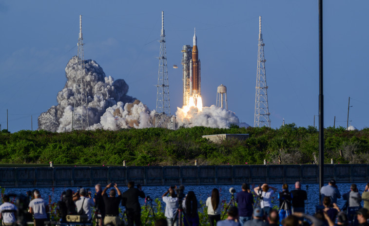 VÍDEO | El regreso de la humanidad a la Luna: Artemis 2 ya surca el espacio tras un despegue histórico