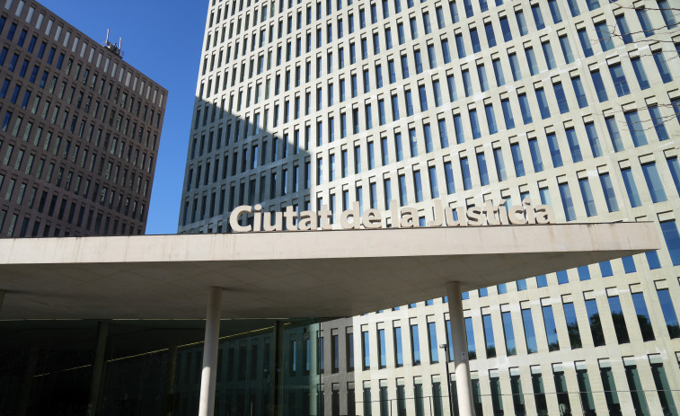 Justicia exprés contra el impago de pensiones: Barcelona acelera los juicios para proteger a los menores