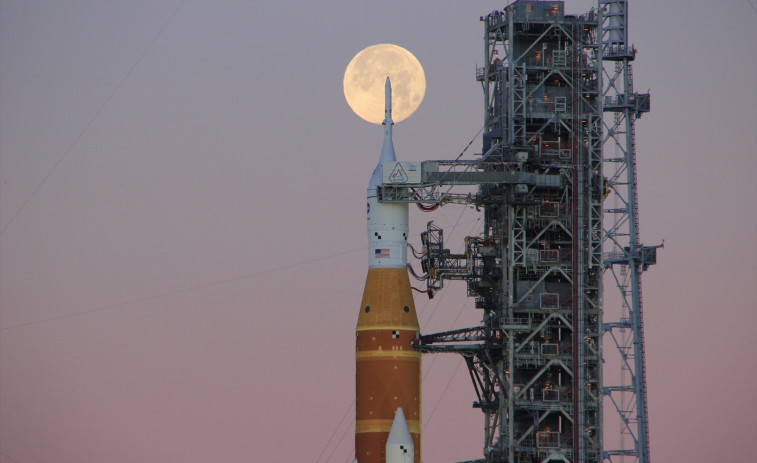 Problemas en pleno viaje a la Luna: así se ha desarrollado la jornada del Artemis II