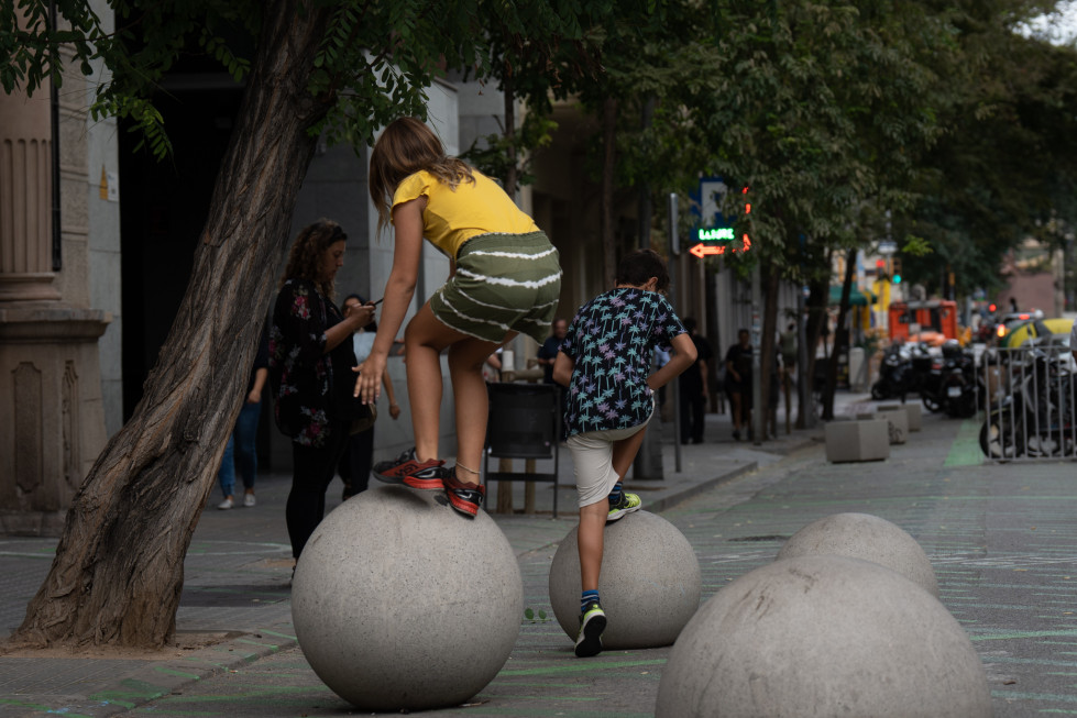 EuropaPress 4701368 varios ninos juegan salida colegio pia balmes nueva normativa govern