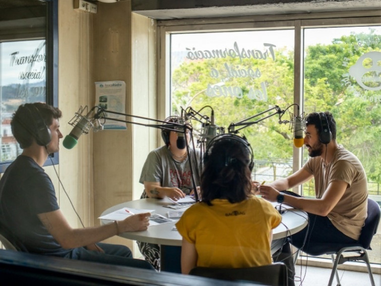 Catalunya lanza un podcast educativo que guía a las familias en la salud emocional de adolescentes