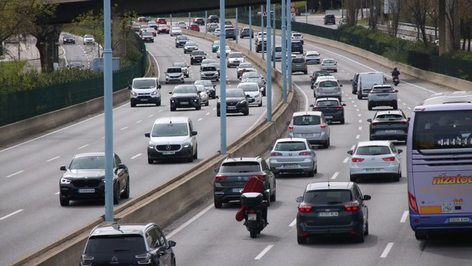 Más de 180.000 coches vuelven a Barcelona este domingo hasta las 20 horas en el retorno de Semana Santa