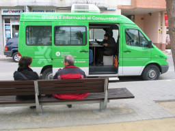 Cuatro municipios del Baix Llobregat reciben en abril a las Unidades Móviles de Información al Consumidor