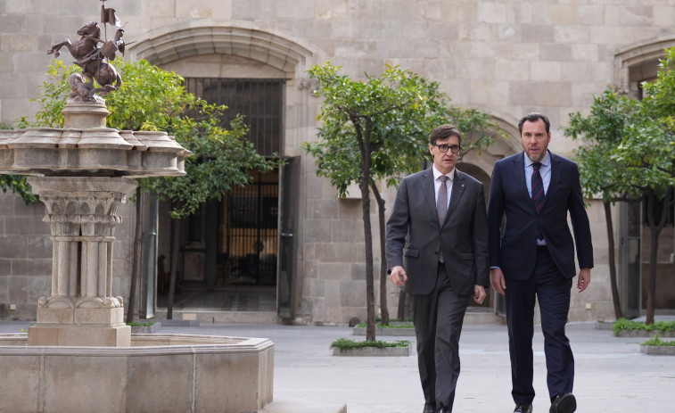 Reunión Illa - Puente con la voluntad de retomar el diálogo tras la crisis de Rodalies en Catalunya