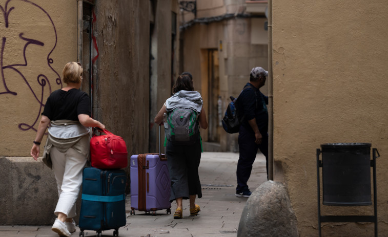 Golpe al turismo ilegal en Badalona: sanción de 150.000 euros por un bloque ilegal de 33 apartamentos