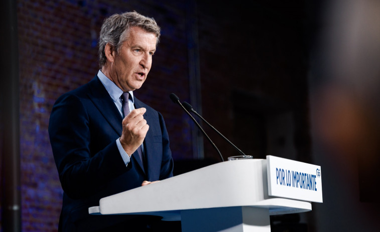 Feijóo acusa a la UE de perder el control migratorio y carga contra la regularización del Gobierno español