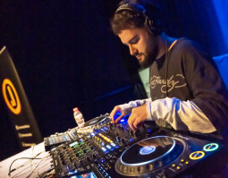 Sant Boi crea una 'fábrica de DJ's' local para darles protagonismo en el ocio nocturno