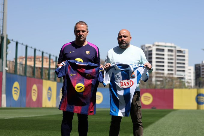 El Barcelona y el Espanyol, en un derbi con tensión, rotaciones y el liderato de La Liga en juego