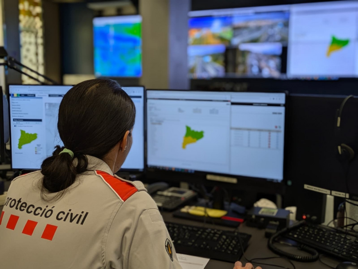 EuropaPress 7432890 imagen trabajadora proteccio civil