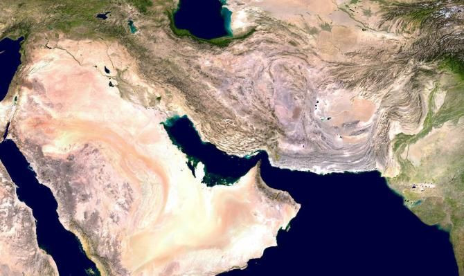 El impacto de la guerra amenaza al motor económico español, según CaixaBank Research
