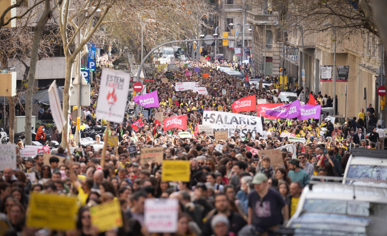 La educación catalana suma otro incendio: las direcciones de Barcelona amenazan con una dimisión en bloque