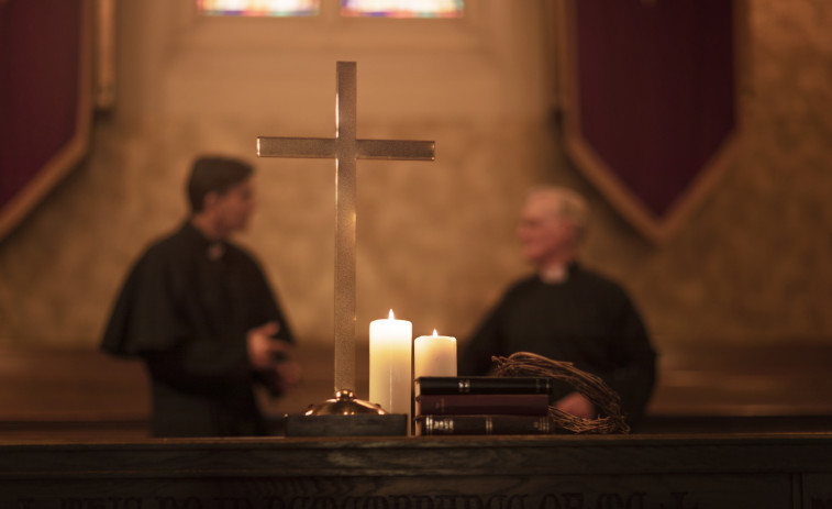 Las víctimas de abusos en la Iglesia ya pueden pedir reparación extrajudicial: claves del nuevo sistema estatal