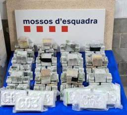 Los Mossos d’Esquadra detienen a dos hombres con 65 kilos de hachís y 6 de cocaína en Martorell