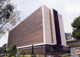 Nestlé España anuncia un ERE de hasta 301 trabajadores que podría afectar a la sede de Esplugues