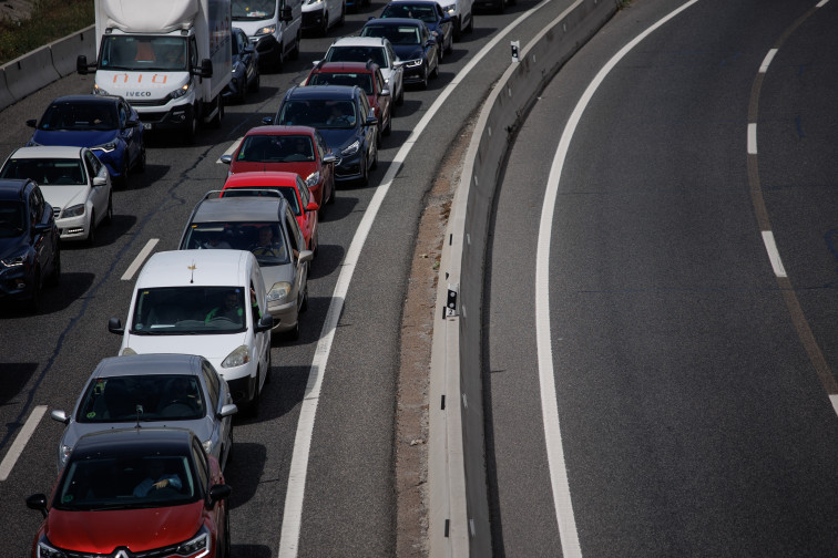 EuropaPress 5093633 atasco autovia a 3 altura rivas 31 marzo 2023 madrid espana hoy comienzan