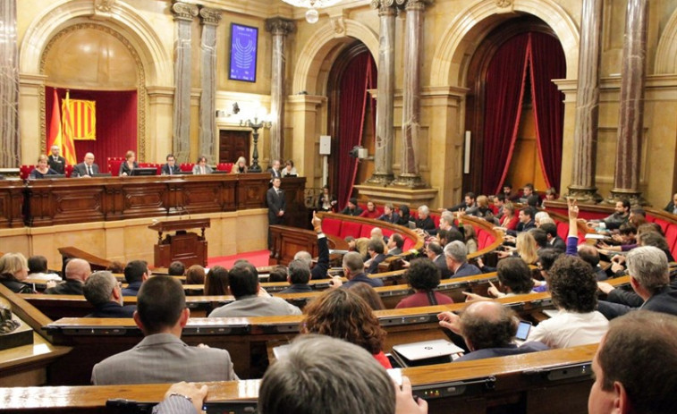 JxSí y la CUP presentan el nuevo impuesto sobre aviones, barcos, coches y pisos de lujo