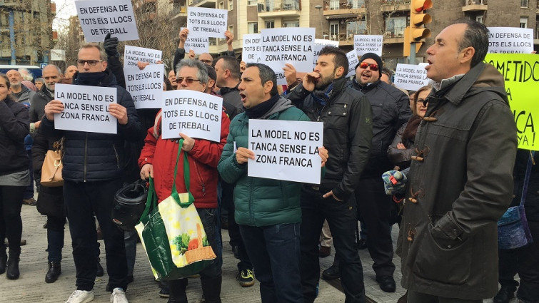 Trabajadores de la Model protestan contra el traslado de la prisión y piden la dimisión de Mundó