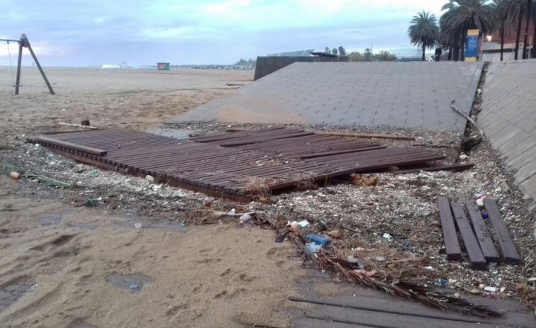 El temporal provoca destrozos valorados en 1,3 millones de euros en las playas de Barcelona y el Fórum