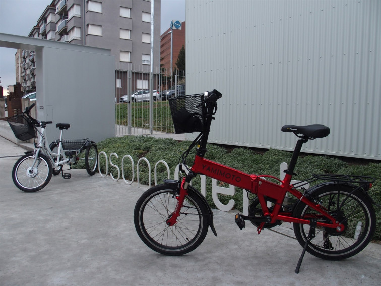 ​Endesa entrega bicicletas y triciclos eléctricos a una empresa social de Osona