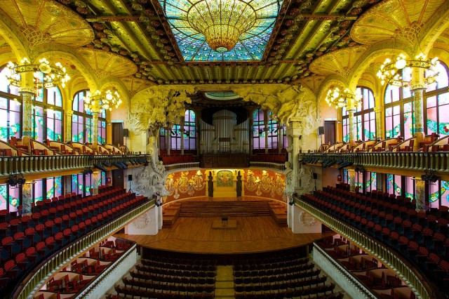 Agbar celebra el 150 aniversario con un concierto solidario de la Escolanía de Montserrat