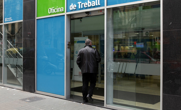 El paro baja en Catalunya en 1.581 personas en febrero