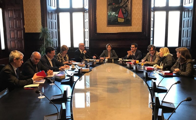 La mayoría independentista rechaza debatir sobre la reforma del reglamento del Parlament
