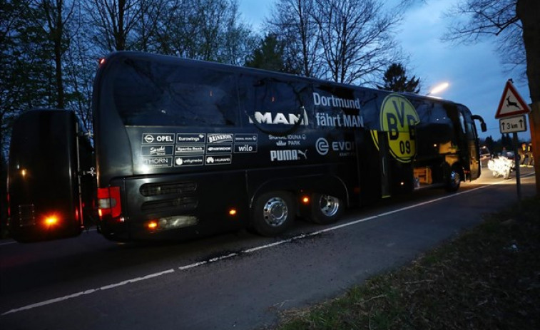 La policía investiga una carta que reivindica la autoría del ataque al autobús del Dortmund