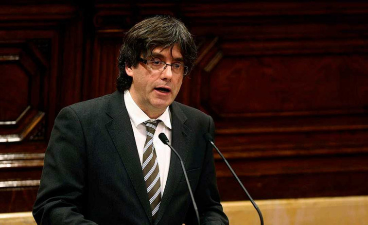Puigdemont respalda a Llach y tacha de 